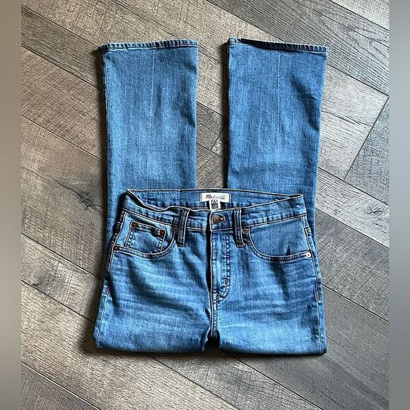 Like-New! Women’s, Madewell, Light-Wash Mid-Rise, Cali Demi-Boot Jeans. Size 26. - Picture 1 of 10
